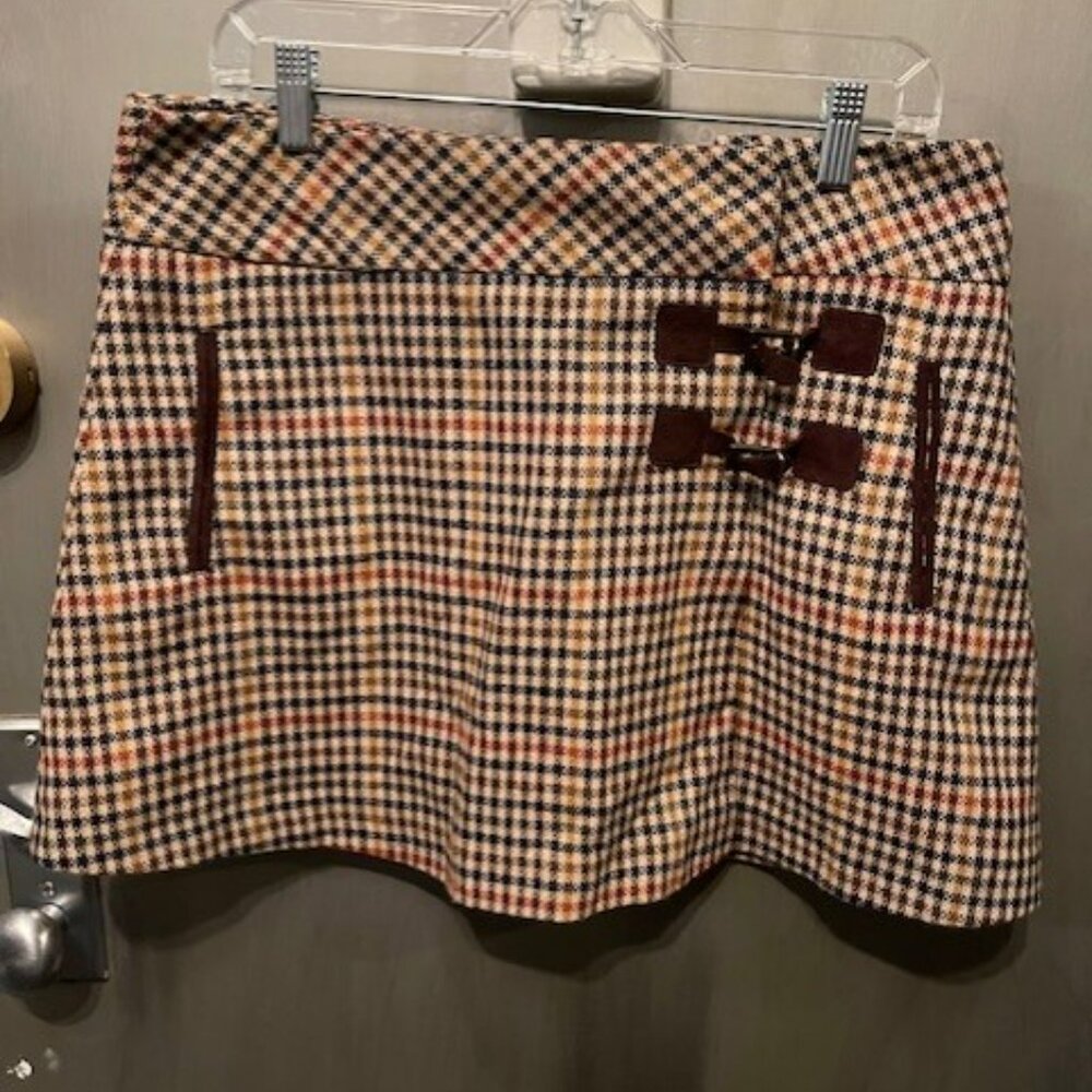 Retro School Girl Plaid Mini Skirt with buckle detail - Picture 6 of 16